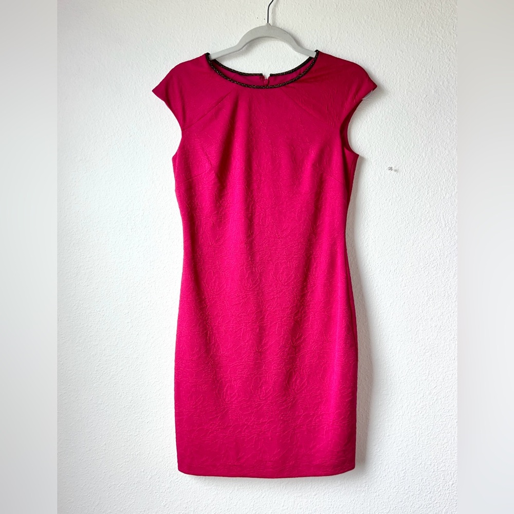 Belle Badgley Mischka‎ Fuchsia  Scuba Textured Dress Size 4